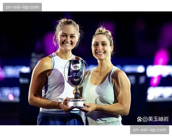 WTA迈阿密站女双决赛,西尼亚科娃-汤森德组合背靠背夺冠 WTA迈阿密站女双决赛,西尼亚科娃-汤森德组合背靠背夺冠