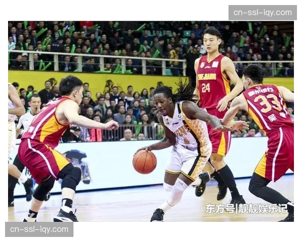 “更衣室录像流出：南京队长史鸿飞怒吼‘要么赢球，要么回家’”
